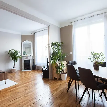 Apartment Sublime 2km From Paris