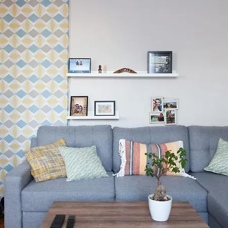 Apartment Sublime 2km From Paris *